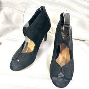 IMPO! BLACK VEGAN SUEDE LEATHER, BACK ZIP, "BUTTERFLY" FRONT HEELS, BOOTS! SZ 8M